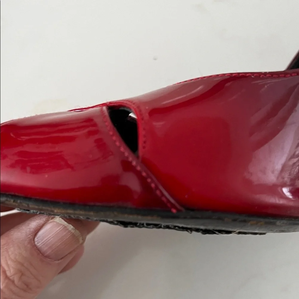 Elegant Ombré Red Stuart Weitzman patent leather peep-Toe 4” Heels - Picture 7 of 10